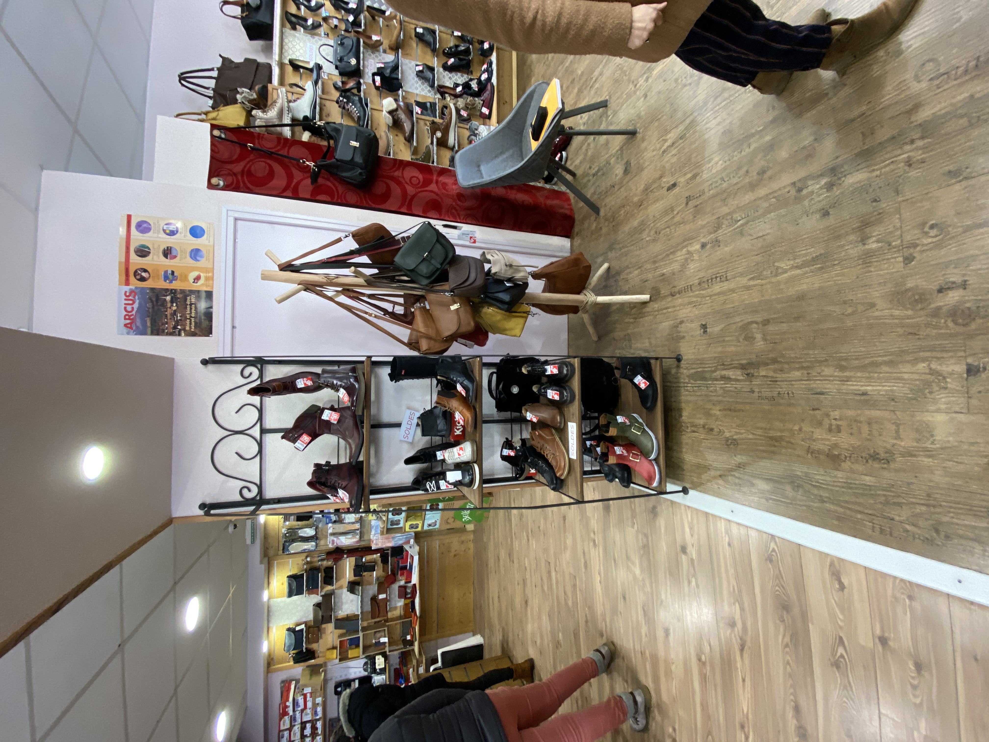 Avant - Magasin de chaussures à Yssingeaux