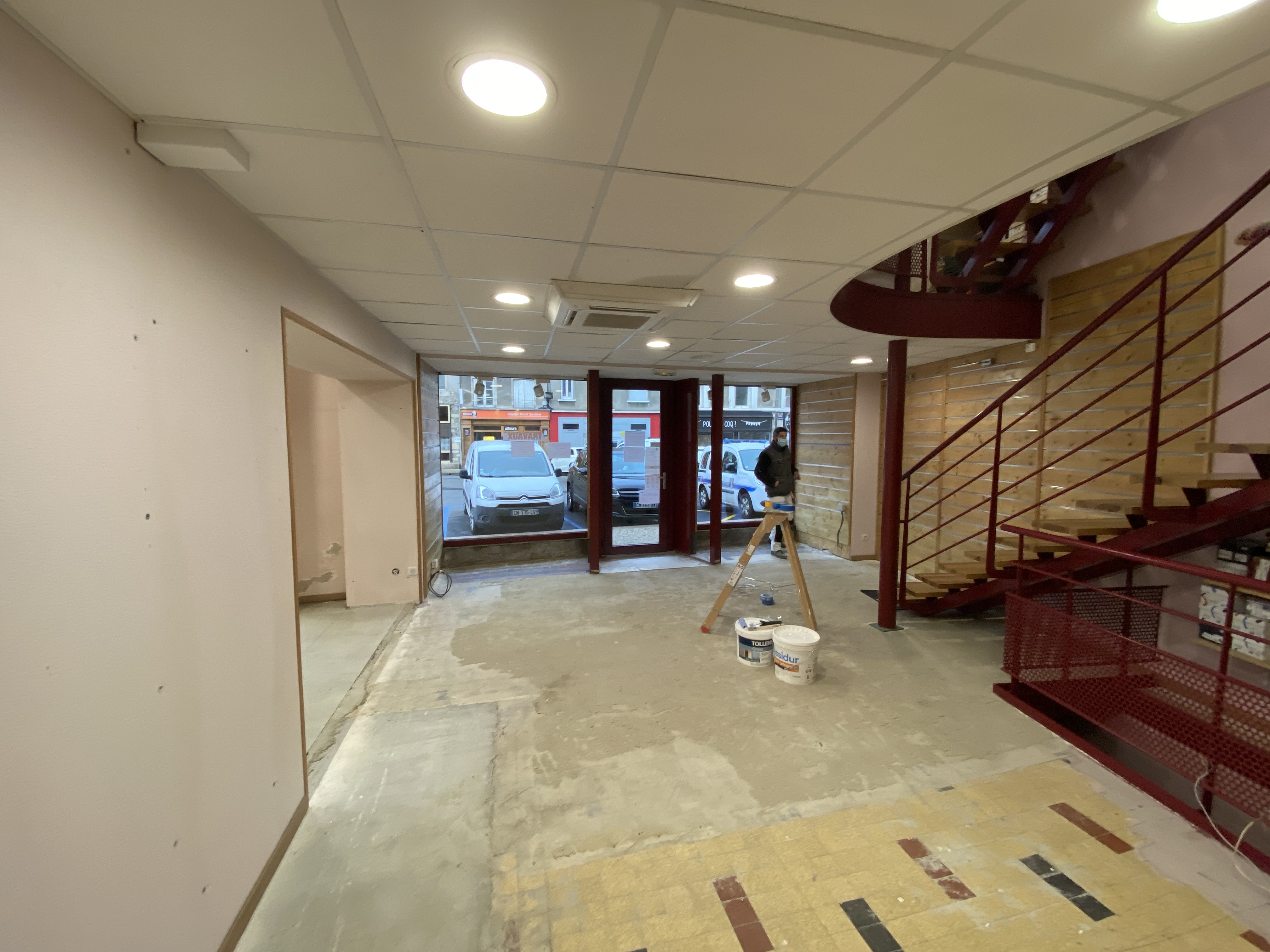 Pendant - Magasin de chaussures à Yssingeaux