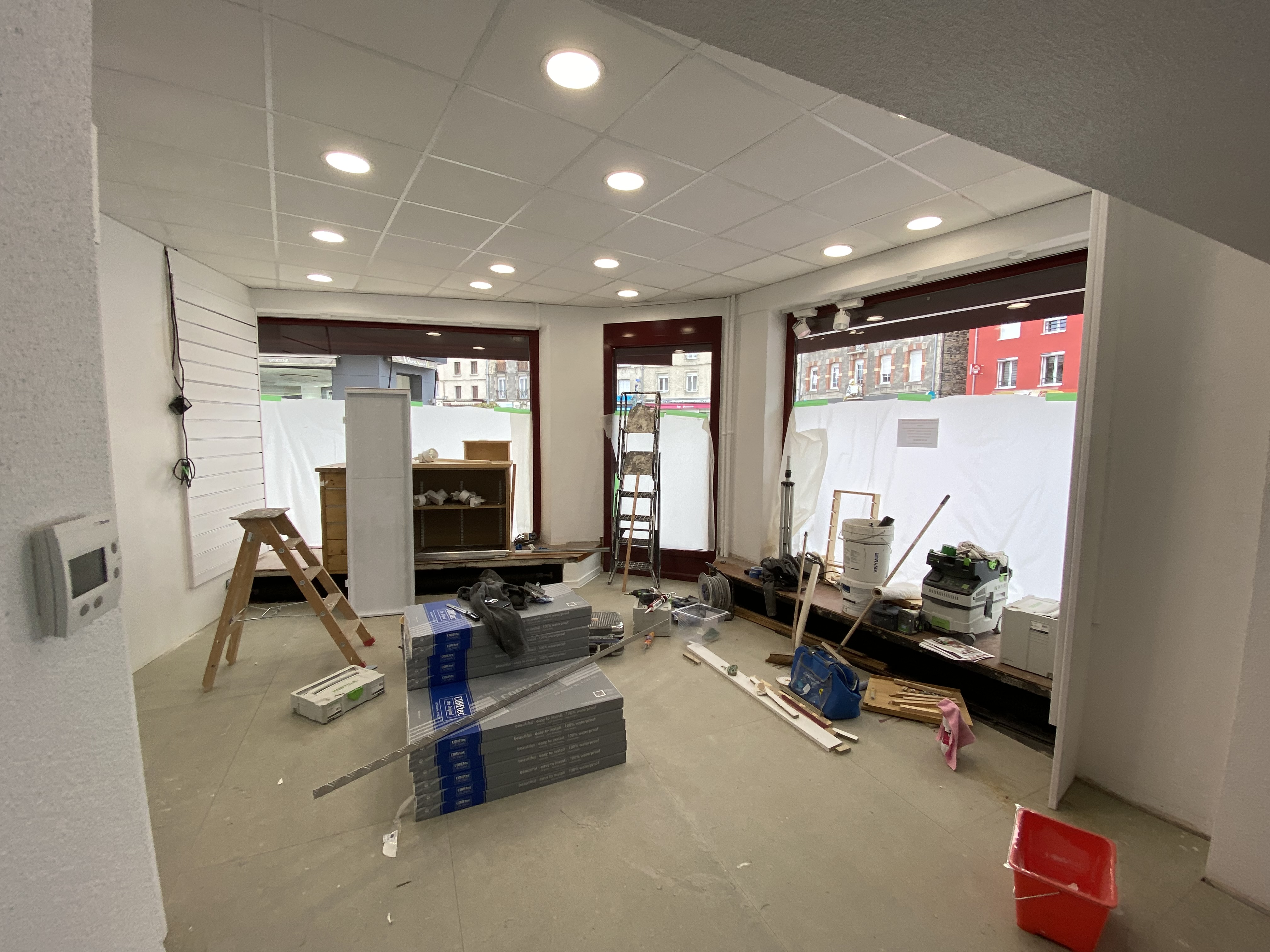 Pendant - Magasin de chaussures à Yssingeaux